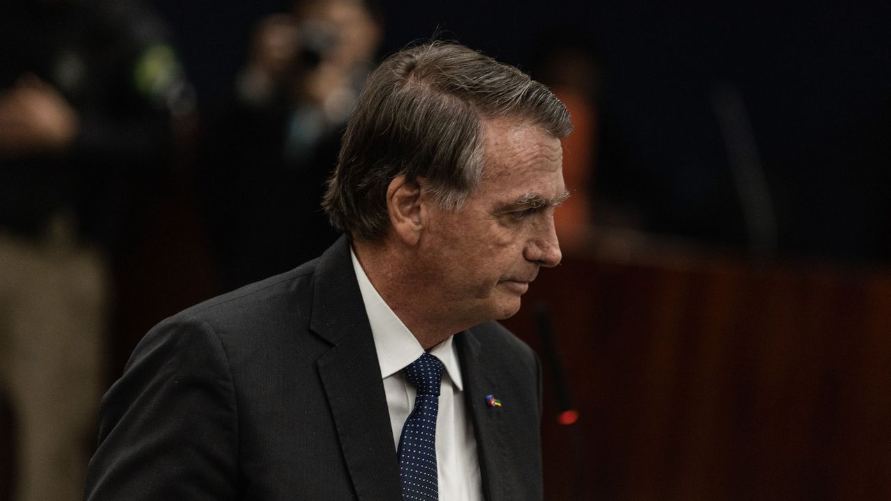 Бразилски съдия нареди на полицията да засили охраната на дома на Болсонаро