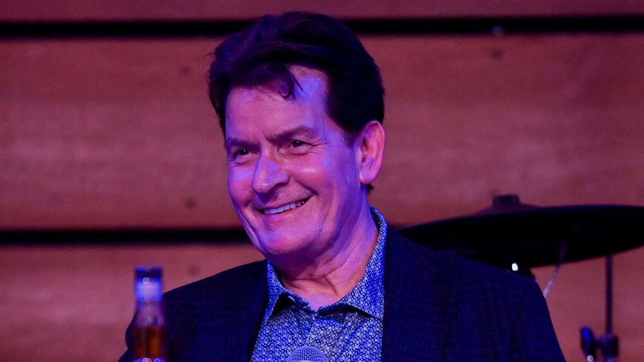 Чарли Шийн разкри подробности за борбата си със зависимостите и