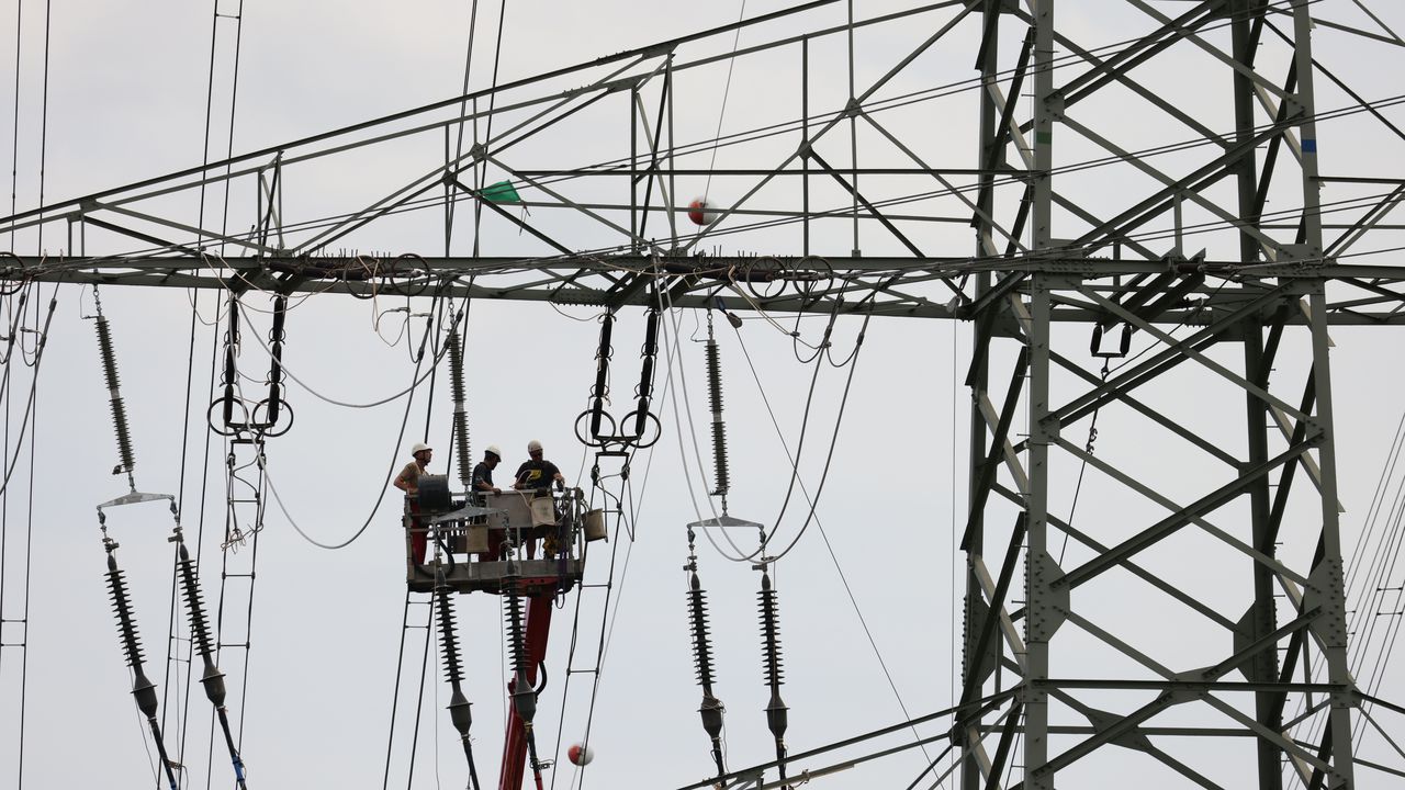 Украйна с рекордно висок износ на електроенергия през август 2025 г.