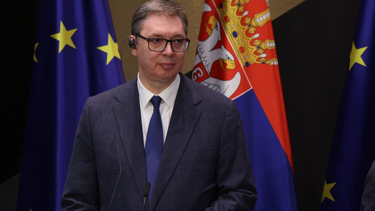 Вучич пред Путин: Ние сме в тежко положение