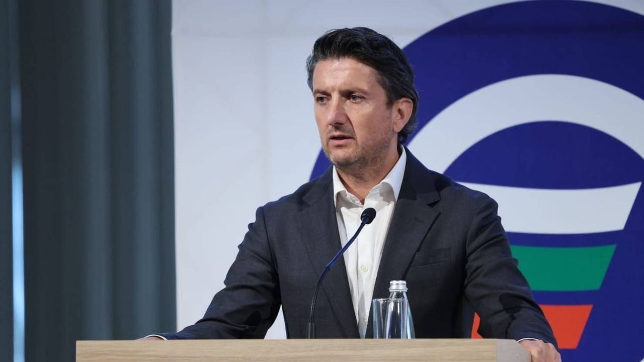 Подготвяме се за зимен туристически сезон 2025/2026, министерството проверява курортите ни