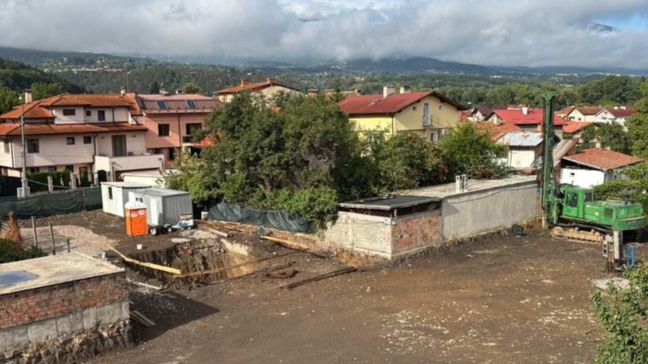 Здравейте гéрманци, това което виждате не е лунен пейзаж! Това