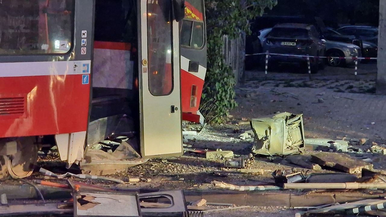 Трайчо Трайков: Щетите по подлеза от дерайлиралия трамвай са за десетки хиляди лева