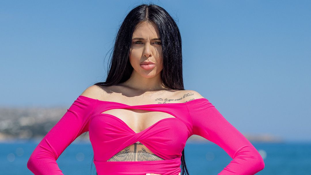 Първата участничка в "Ергенът: любов в рая" Емили Шишкова, иска да става прокурор, била побойничка