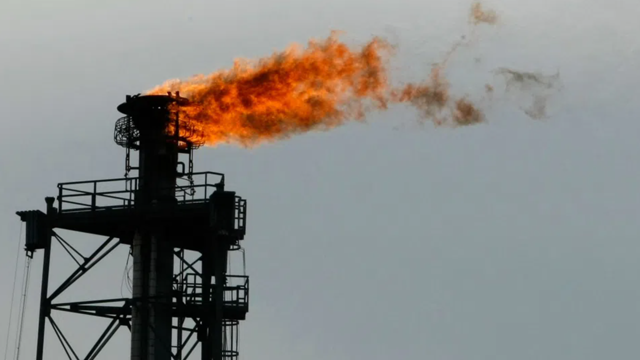 Г-7 предприема мерки срещу страните, които продължават да купуват руски петрол