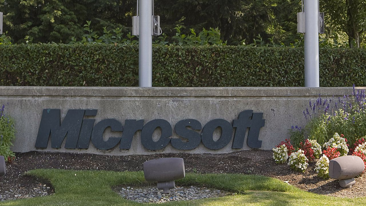 "Майкрософт" сключи сделка с "Небиус" за над 19 млрд. долара за увеличаване на капацитета за изкуствен интелект