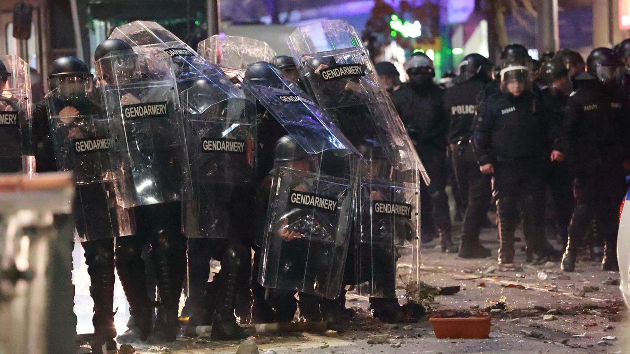 Всичко е почистено. Кофите са прибрани. Може би има несъбрани