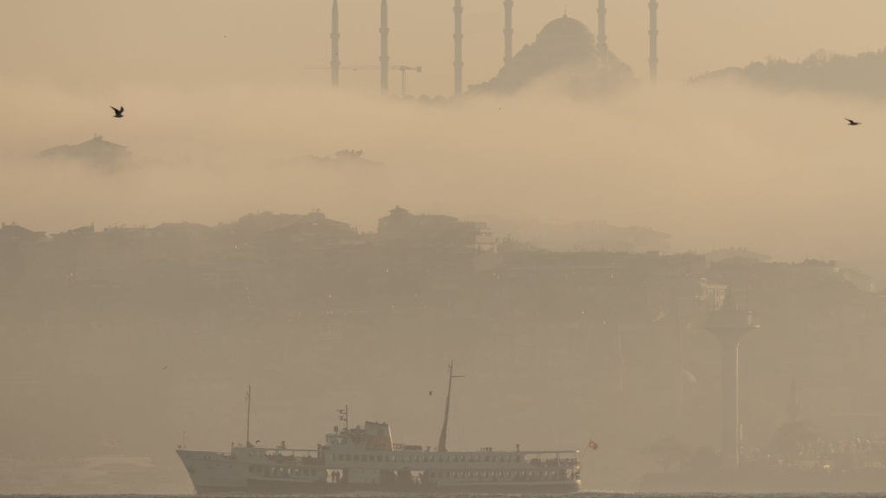 Заради гъста мъгла и повишена опасност от инциденти преминаването на