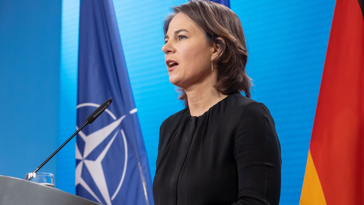 Германският външен министър: НАТО ще укрепва европейския стълб на сигурността