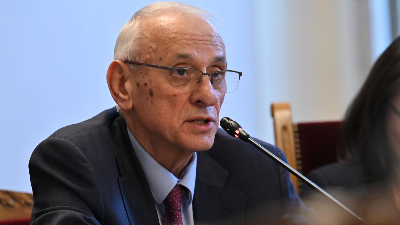 Силви Кирилов за заплащането на специализантите у нас: Не може да решаваме проблемите „на парче“