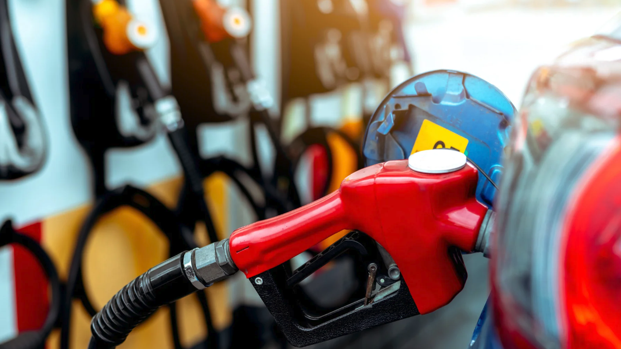 Петролният сектор предупреждава: Заради евродиректива ни чака ударен скок на горивата