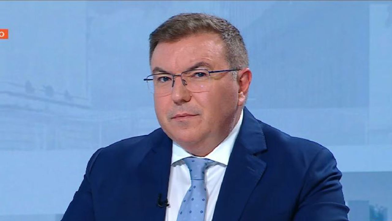 Костадин Ангелов: Няма кой да събори кабинета, опозицията е много слаба