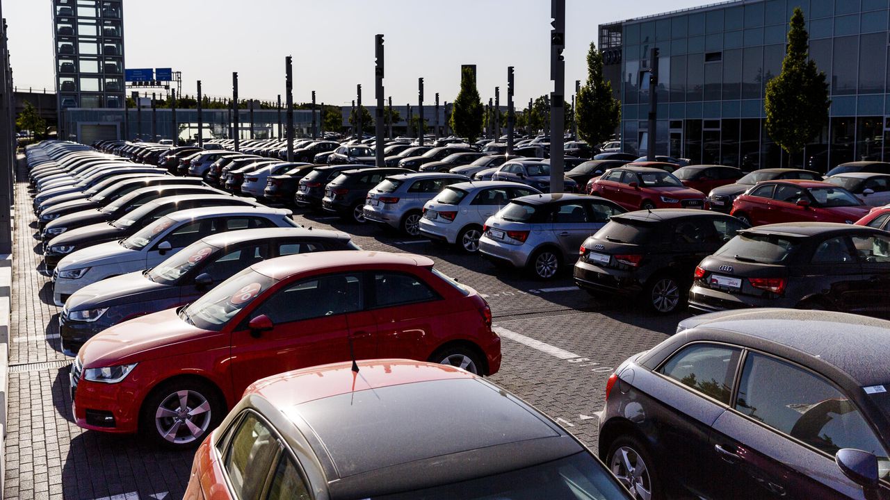 Около 60% от всички коли втора употреба в България са