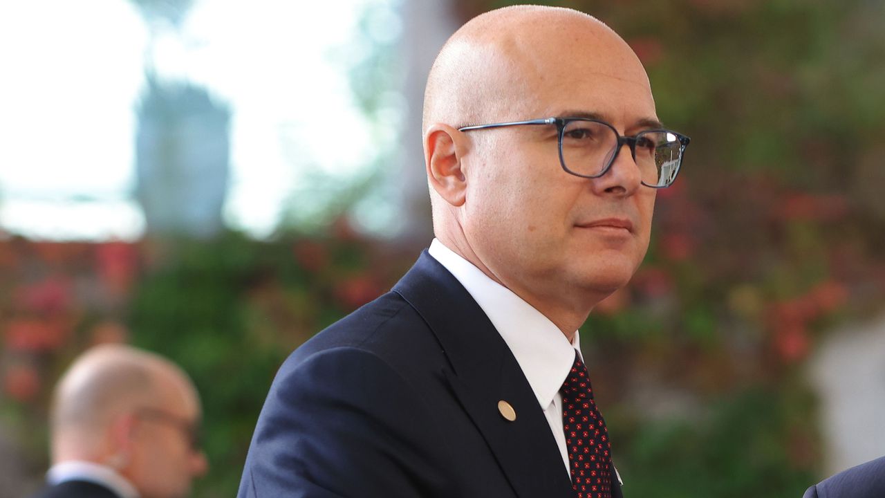 Председателят на управляващата балканската страна Сръбска прогресивна партия (СНС) Милош