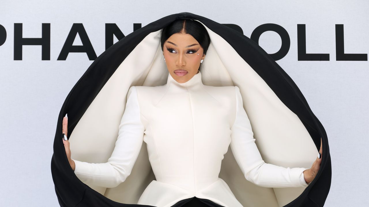 Cardi B беше въвлечена в скандал пред съда в Лос