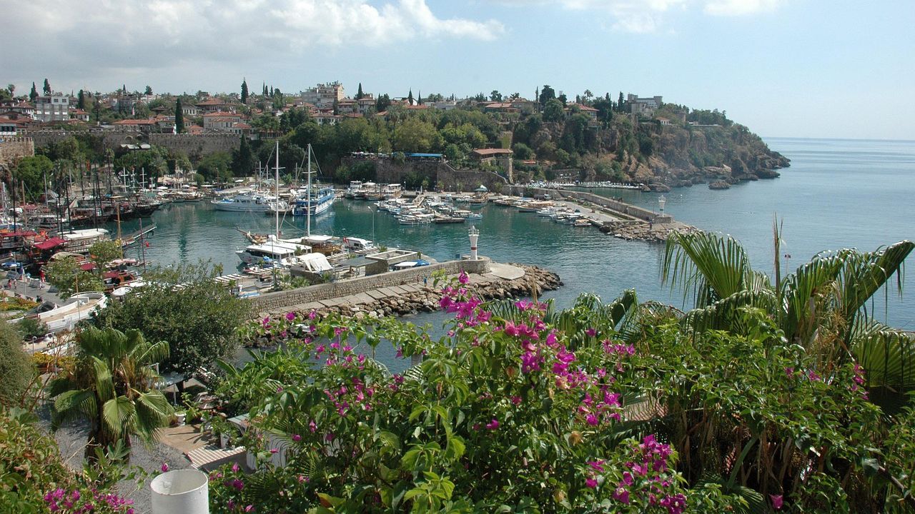 Петият по големина град в Турция - Анталия и окръгът