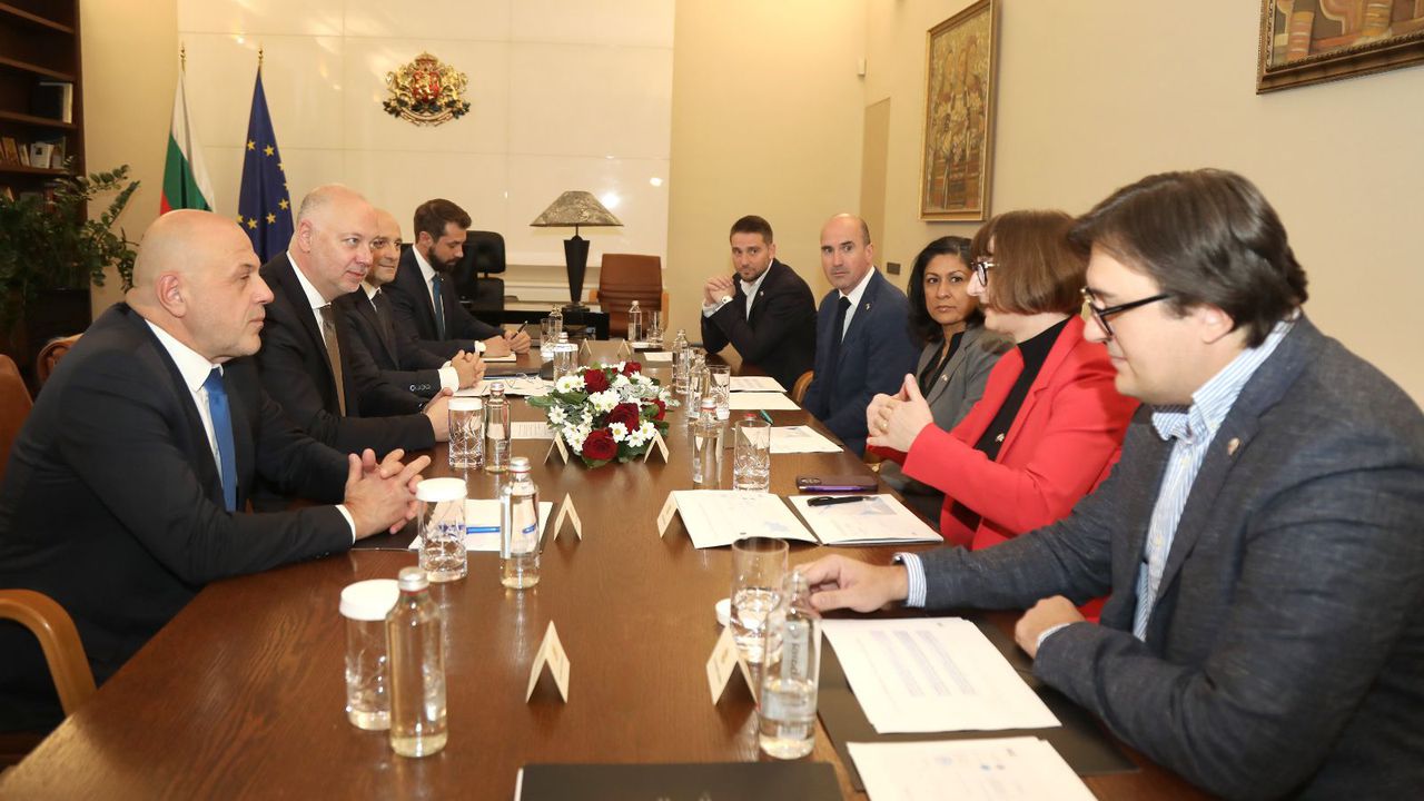 България проучва възможността да построи гигафабрика за изкуствен интелект съвместно с IBM и ЕК