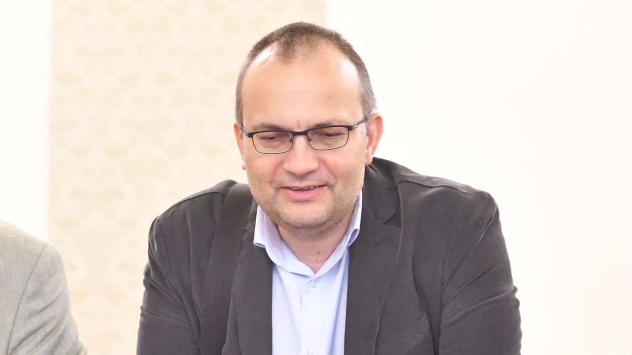 Мартин Димитров: Кабинетът действа хаотично за горивата, с бюджета вървим по опасна плоскост