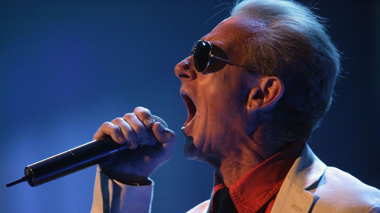 Българската група Елит“ излиза на сцената в София преди концерта