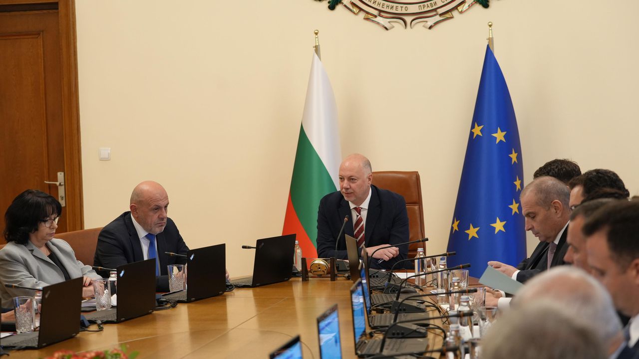 Министрите предстои да обсъдят проект на решение за освобождаване и