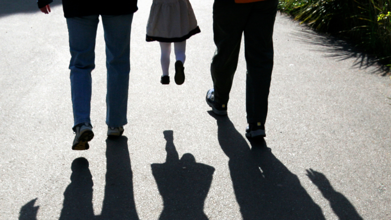 В момента само родителите на деца, ненавършили 8 г., могат