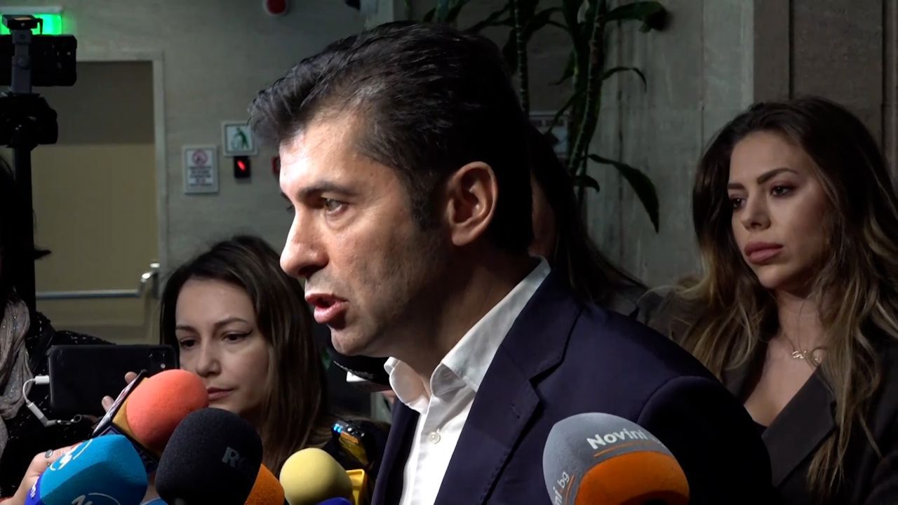 Кирил Петков: Натискат Васил Терзиев от две страни - от СОС и от държавата