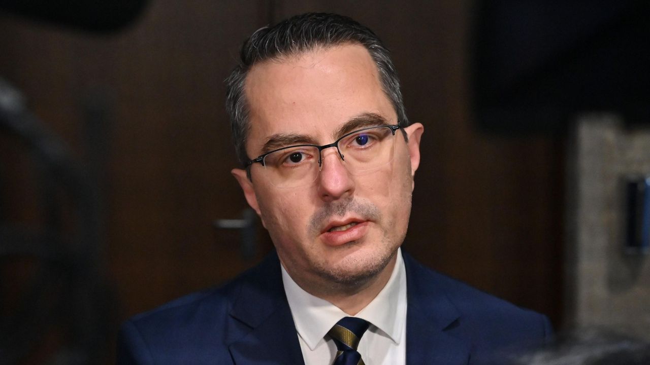 Ганев, "Възраждане": Разговаряхме с "Величие" за подписване на нов вот на недоверие, от МЕЧ не дойдоха на срещата