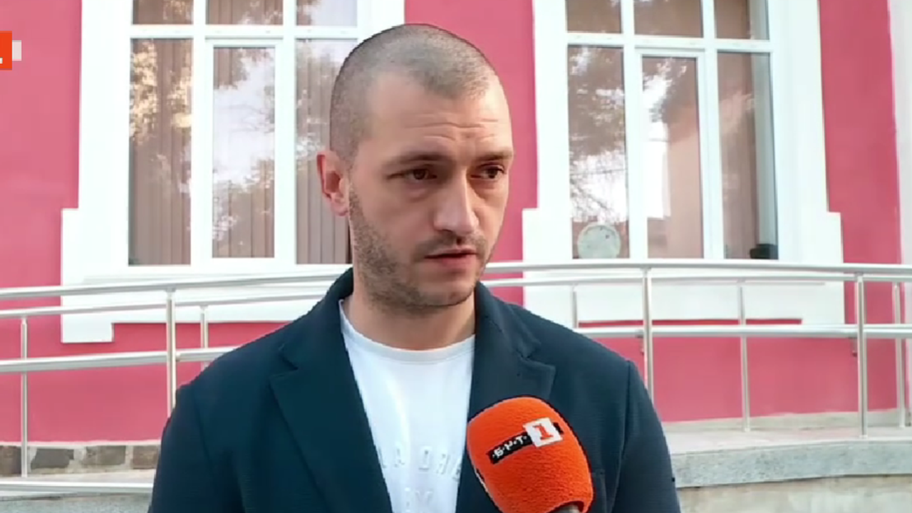 Директорът на училището в Пловдив: 1/3 от таванът е паднал