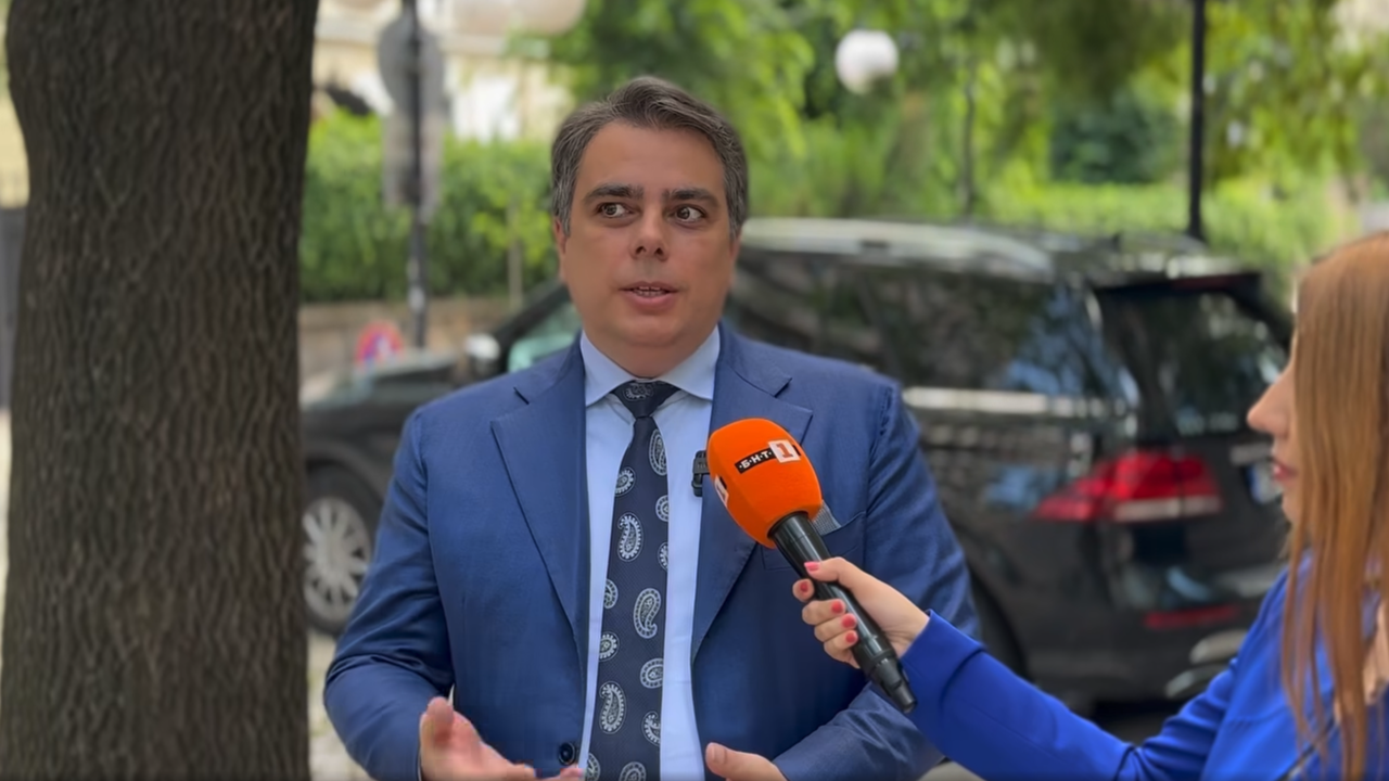 Асен Василев: Поздравления, българи! Най-накрая сме равни на всички европейски народи