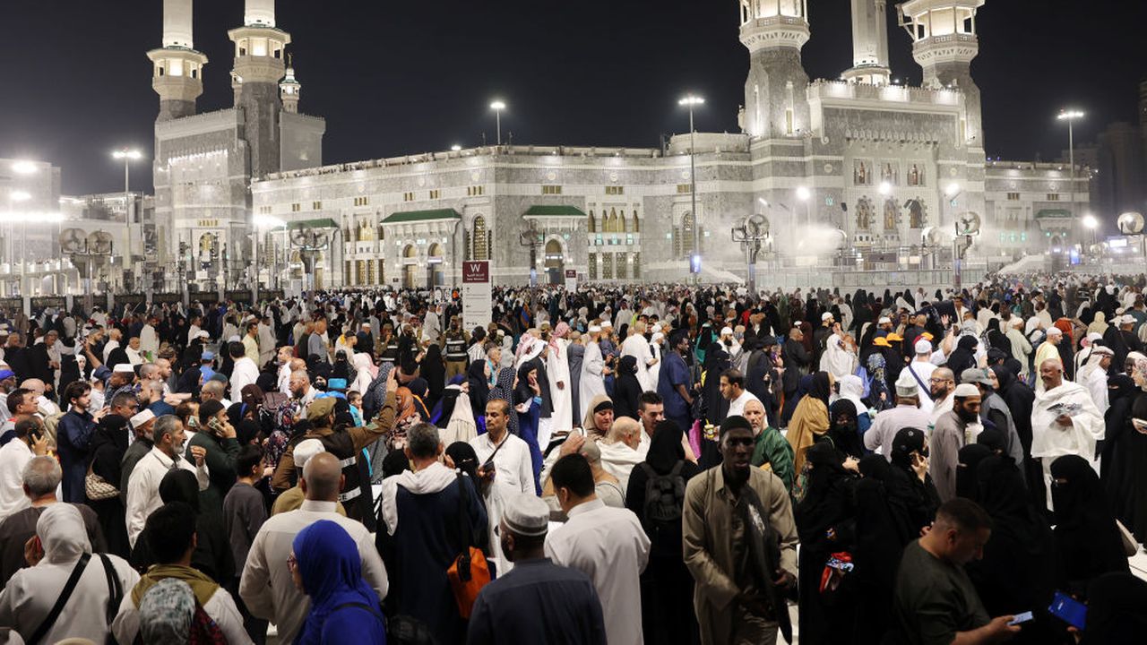 Мюсюлмани от целия свят се събират в град Мека в