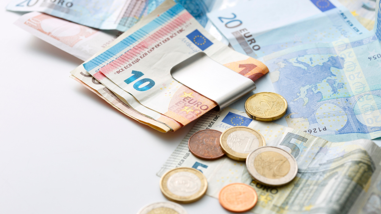 БНБ ще може ли да емитира евробанкноти и евромонети?