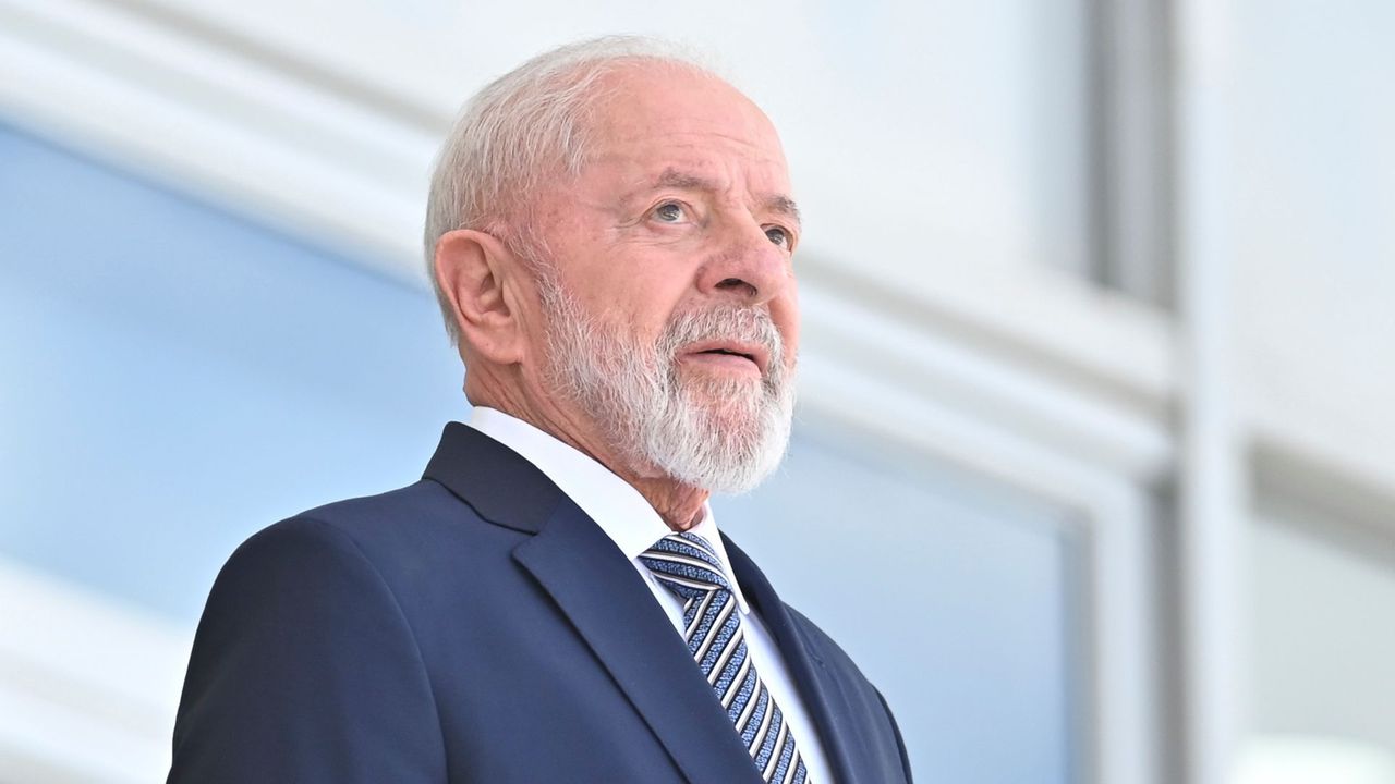 Спад в одобрението за президента на Бразилия Лула да Силва