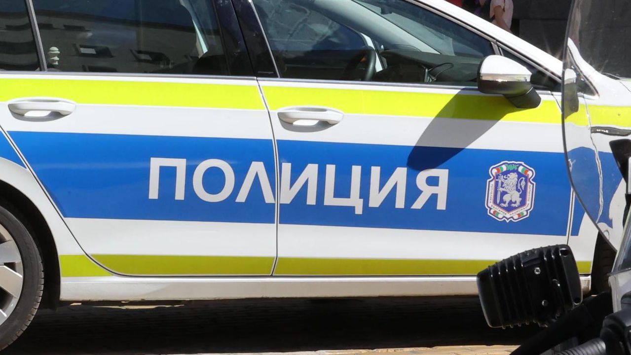 Тийнейджър открадна кола в Стамболийски