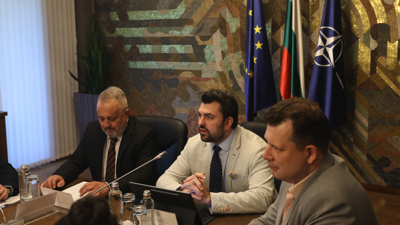 Чуждестранни дипломати бяха запознати със засилващите се тенденции на институционална репресия срещу българската общност в РСМ