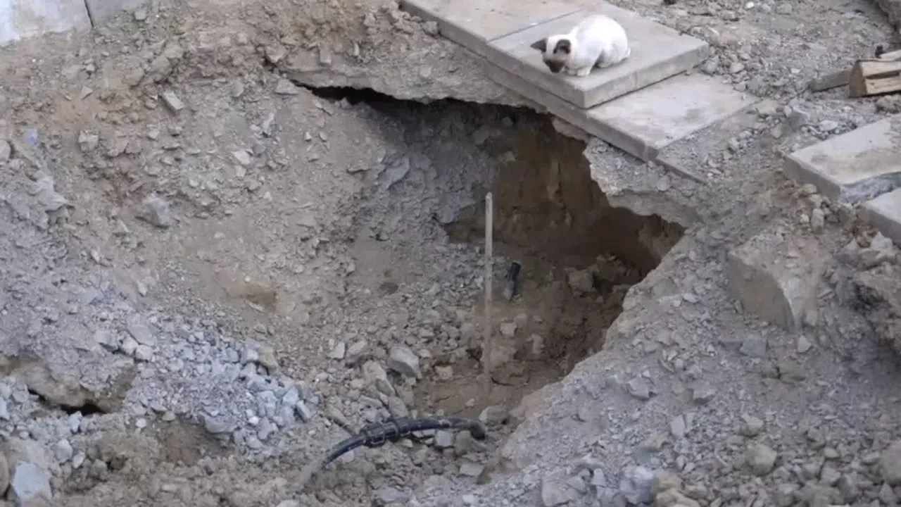 Стотици аварии по ВиК мрежата разкопани улици и подкопани домове