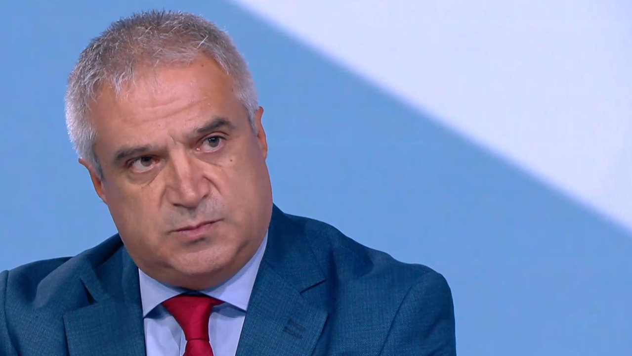 "Дайте да дадем, а после ще ги събираме някак си“ е философията на Бюджет 2026, според Румен Радев