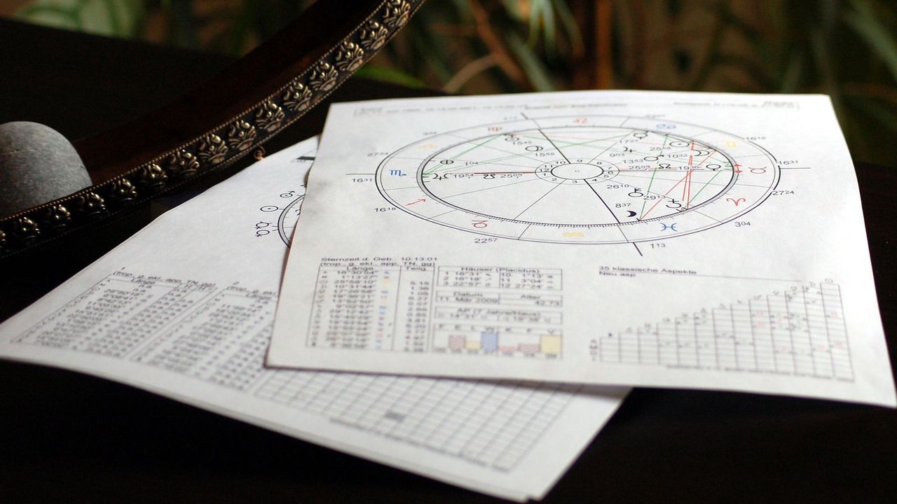 Вторник, 4 ноември - денят, в който Желанията се разширяват, Сърцето се колебае, а Сенките се надигат
