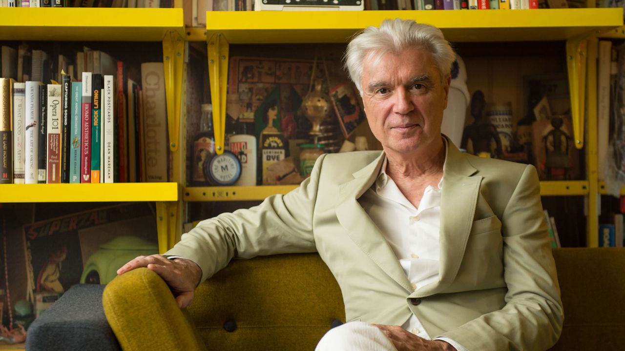 Фронтменът на Talking Heads Дейвид Бърн за леката си форма на аутизъм: Никога не съм го смятал за увреждане