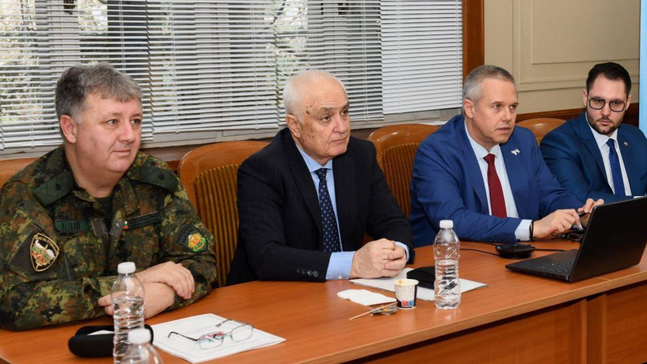 На национално ниво в реално време бяха отработени взаимодействието между