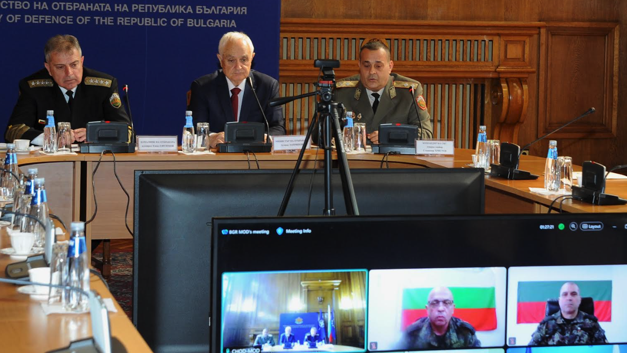 Министър Запрянов поздрави българските военни зад граница
