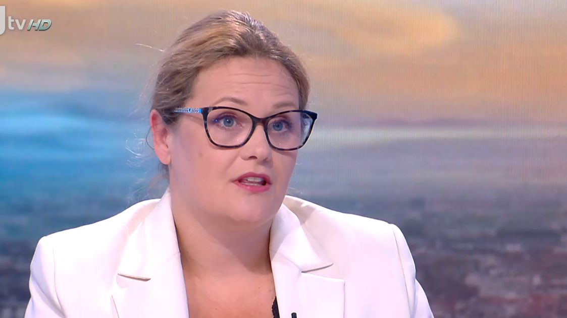 Изабела Каминска, старши финансов редактор в Политико“, е един от