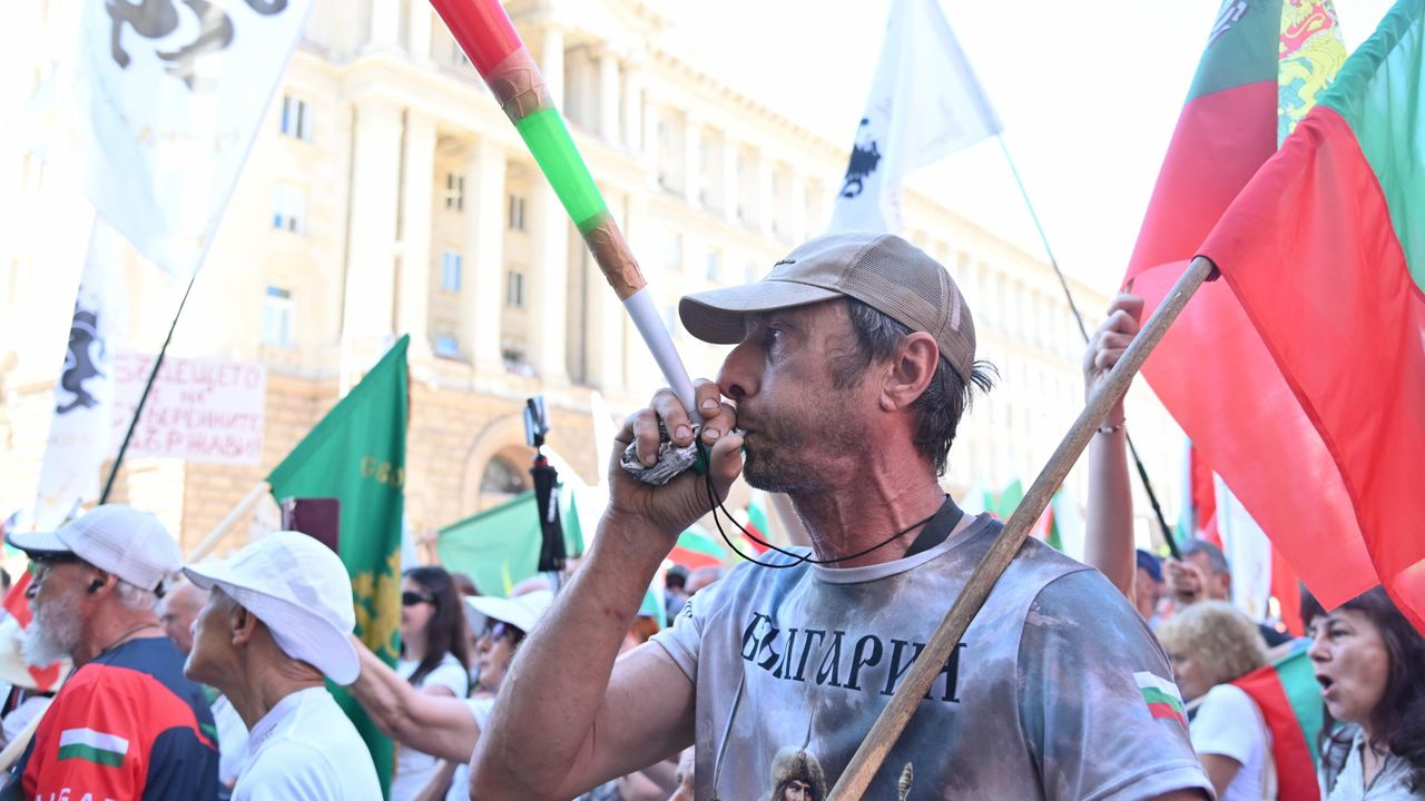 Нови протести срещу еврото в София и други големи градове в страната