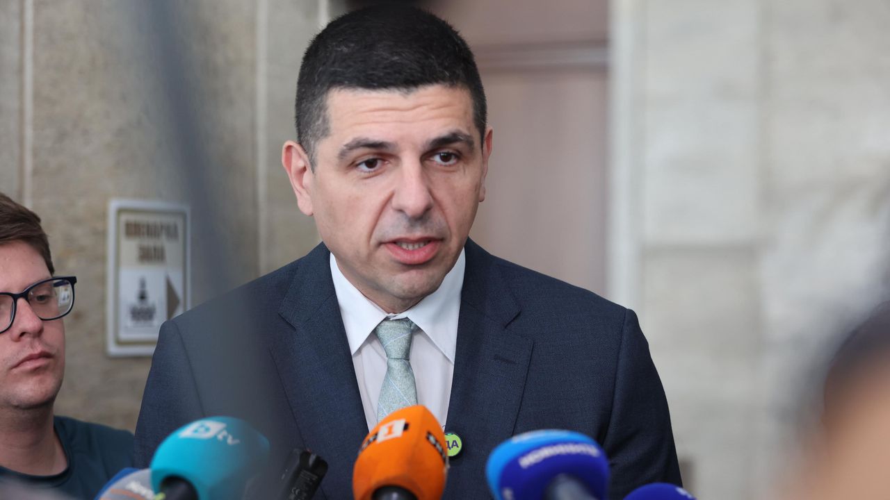 “Трябва да си върнем страната, да я върнем на българските