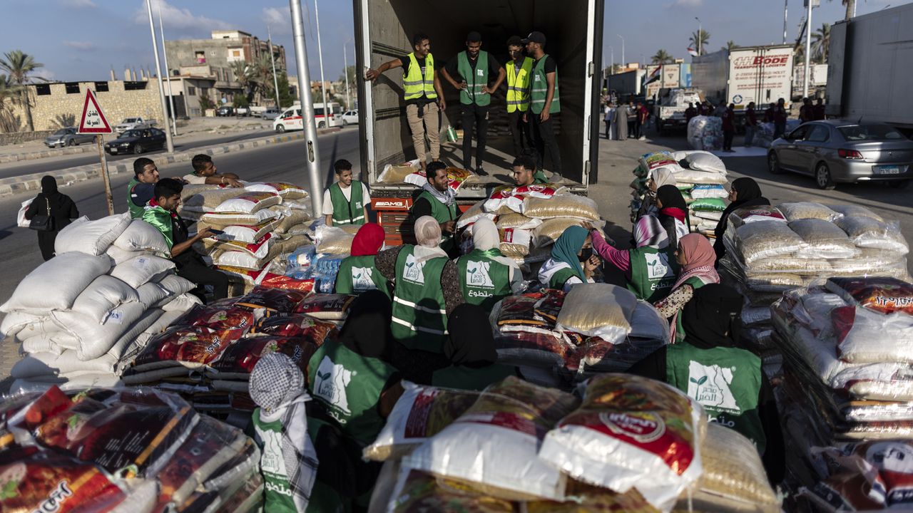 Израел ще разкрие два нови центъра за разпределение на хуманитарна помощ в Газа