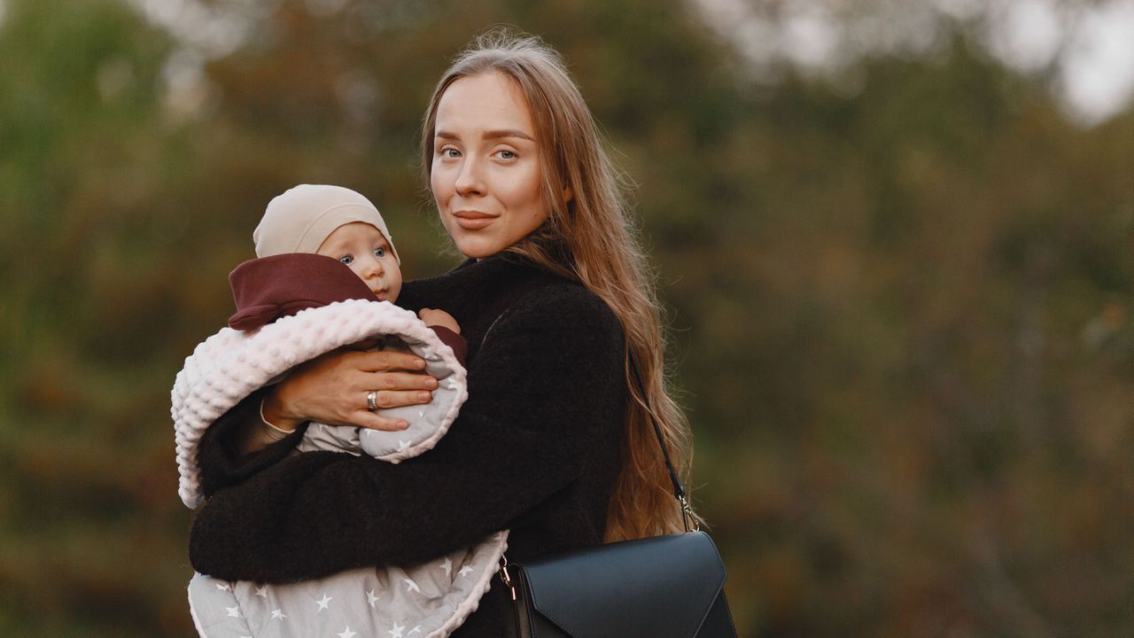 „Продължаваме Промяната“ предлага работещите майки да получават 100% майчински през втората година