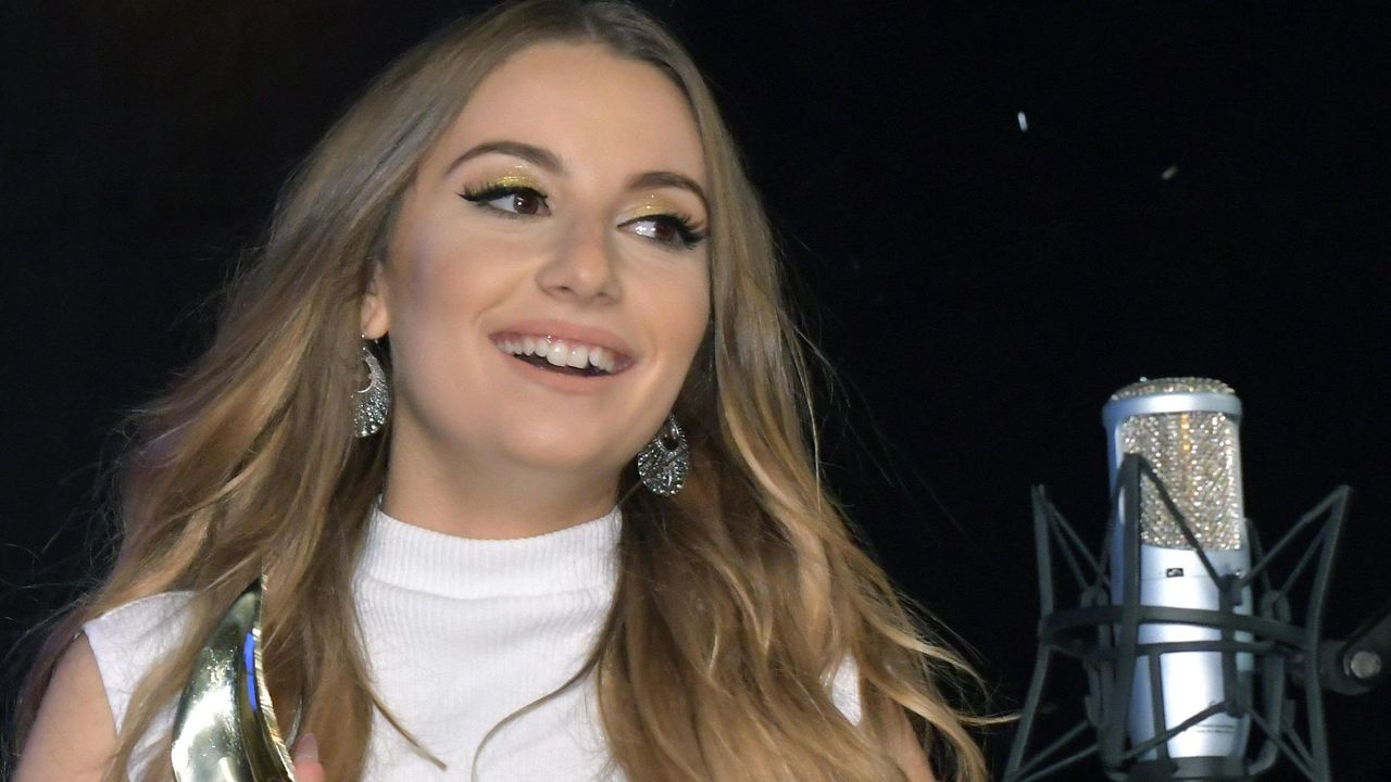 Михаела Маринова влиза в чалгата?