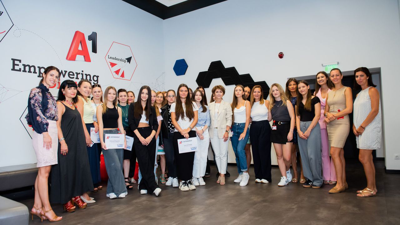 Програмата насърчава момичета да развиват интерес към технологиите и увереност