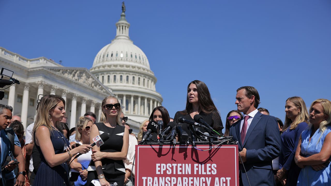 Жертва на Епстийн сподели сърцераздирателен разказ за емоционалния смут, през който е преминала