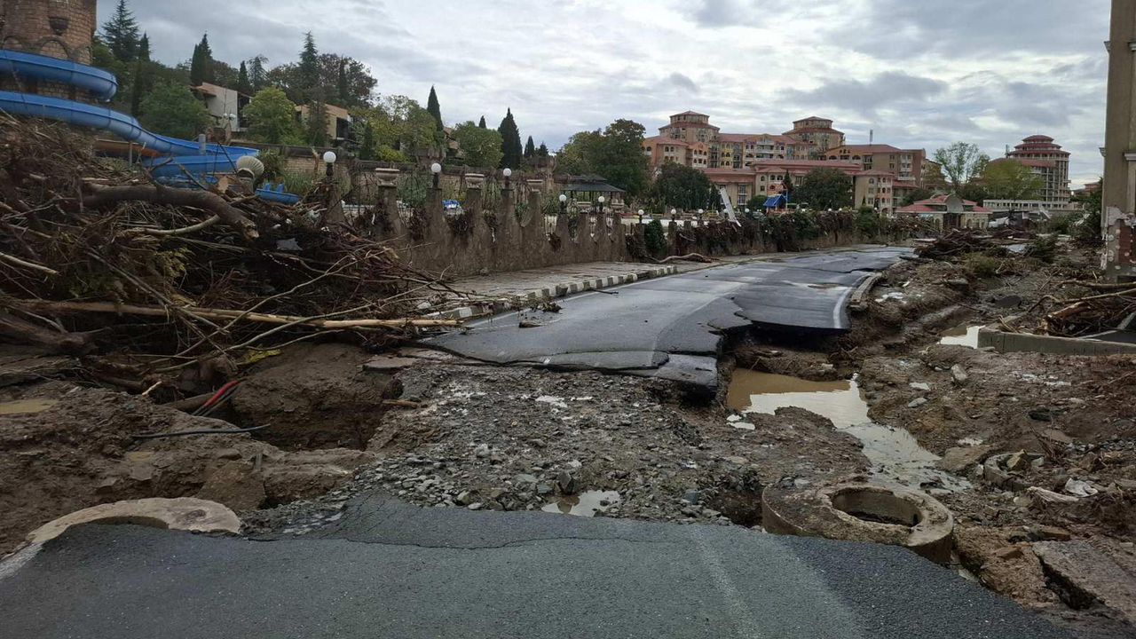 В засегнатите от наводнението общини Царево и Несебър остава в сила обявеното бедствено положение