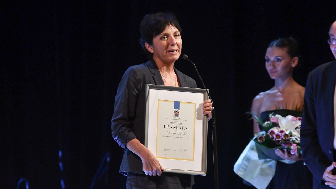 Писателят Теодора Димова към младите: Не се поддавайте на манипулации и внушения, балансирайте амбициите си с умереност